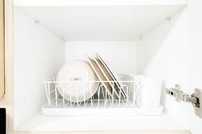 Simply & Clean Bassura City Apartment