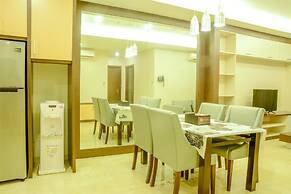 Spacious and Modern L'Avenue Apartment