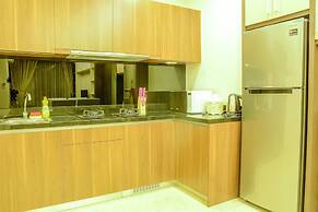 Spacious and Modern L'Avenue Apartment