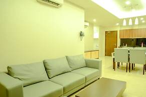 Spacious and Modern L'Avenue Apartment