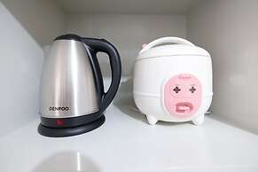 Minimalist Bassura Apartment Direct Access to Bassura City Mall