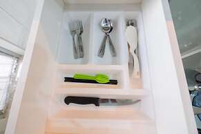 Minimalist Bassura Apartment Direct Access to Bassura City Mall