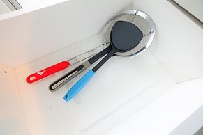 Minimalist Bassura Apartment Direct Access to Bassura City Mall