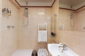 Fashion District Apartment