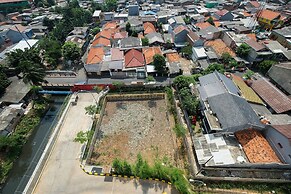 Modern Studio Bassura City Apartment