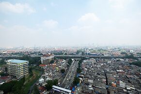 Luxurious Bassura City Apartment with Mall Access