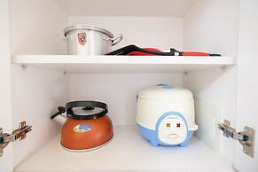 Compact Bassura City Apartment near Jatinegara