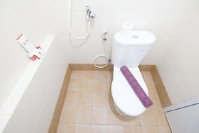 Bassura City Apartment Connect to Swimming Pool