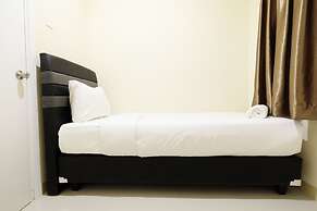 Clean And Tidy Green Pramuka Apartement