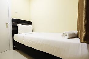 Clean And Tidy Green Pramuka Apartement