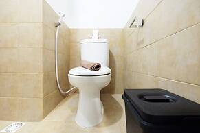 Clean And Tidy Green Pramuka Apartement