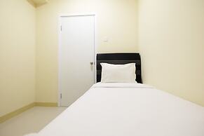 Clean And Tidy Green Pramuka Apartement