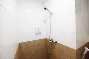 Clean And Tidy Green Pramuka Apartement