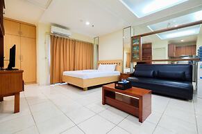Simply Spacious Studio Room at City Home Apartment near Kelapa Gading