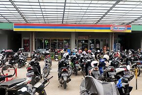 Cozy Green Park View Daan Mogot Apartment