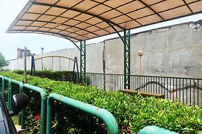 Cozy Green Park View Daan Mogot Apartment