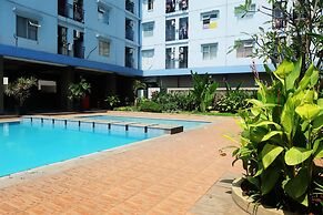 Cozy Green Park View Daan Mogot Apartment