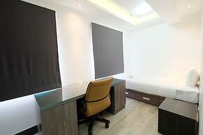 Spacious Apartment at Green Bay Pluit