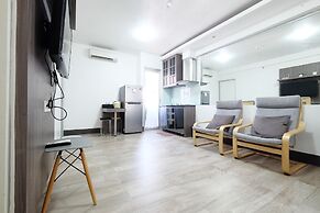 Spacious Apartment at Green Bay Pluit