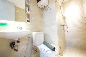 Spacious Apartment at Green Bay Pluit