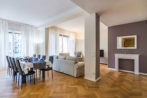 Luxury 3 Bedrooms Near Duomo