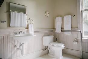 Ball House and Cottages