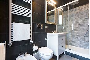 Luxury 5 Bedrooms In The Heart of Milan