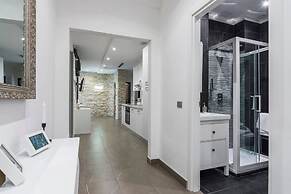 Luxury 5 Bedrooms In The Heart of Milan