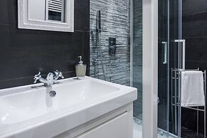 Luxury 5 Bedrooms In The Heart of Milan