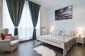 Luxury 5 Bedrooms In The Heart of Milan