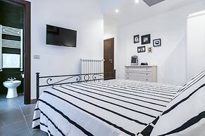 Luxury 5 Bedrooms In The Heart of Milan