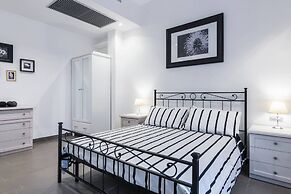 Luxury 5 Bedrooms In The Heart of Milan