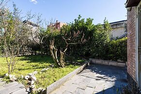 4 Bedroom Villa near Metro