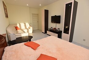 Domashny Uyut  na Shchorsa