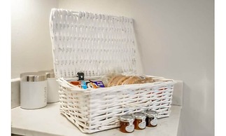 Tailored Stays - Victoria Road