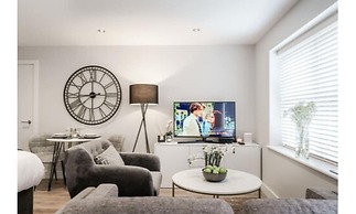 Tailored Stays - Victoria Road