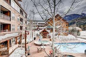 River Run Village 2 Bedroom Condo - 100 yards to slopes, Pool, Hot Tub