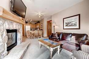 River Run Village 2 Bedroom Condo - 100 yards to slopes, Pool, Hot Tub