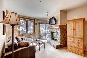 River Run Village 2 Bedroom Condo - 100 yards to slopes, Pool, Hot Tub