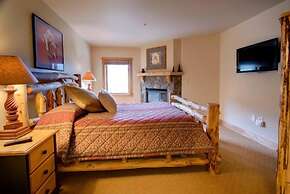 3 Bedroom Condo in River Run with Shared Pool, Hot Tubs, 100 yards to 