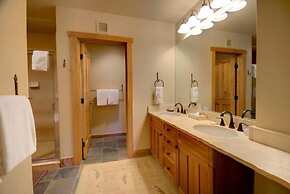 3 Bedroom Condo in River Run with Shared Pool, Hot Tubs, 100 yards to 