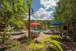 3 Bedroom Condo in River Run with Shared Pool, Hot Tubs, 100 yards to 