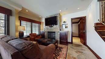 Ski-In, Ski-Out 4 Bedroom Luxury Townhome in Snowmass Village