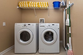 6BR 4BA Home in Windsor Hills by CV-2601