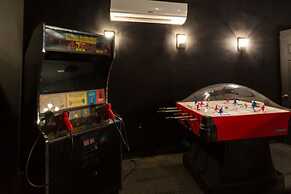 6BR 4BA Home in Windsor Hills by CV-2601