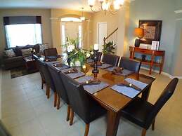 6BR 4BA Home in Windsor Hills by CV-2601