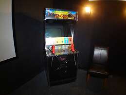 6BR 4BA Home in Windsor Hills by CV-2601