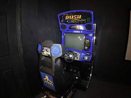 6BR 4BA Home in Windsor Hills by CV-2601