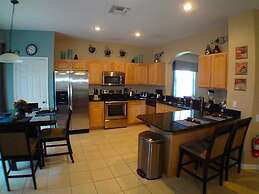 6BR 4BA Home in Windsor Hills by CV-2601