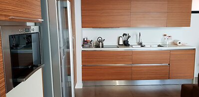 Design Central Apartment